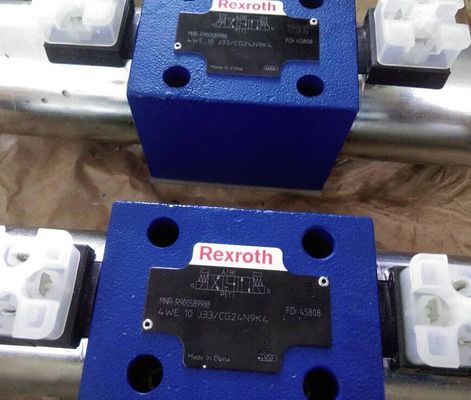 렉스로스 R900589988 4WE10J3X/CG24N9K4 4WE10J33/CG24N9K4   지향성인 스풀 밸브가 솔레노이드 액투아로, 조종되어서 지시합니다