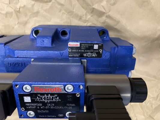 렉스로스 R900705775 4WRKE25W8-350L-33/6EG24K31/A5D3M 4WRKE25W8-350L-3X/6EG24K31/A5D3M 비례하는 방향성 밸브